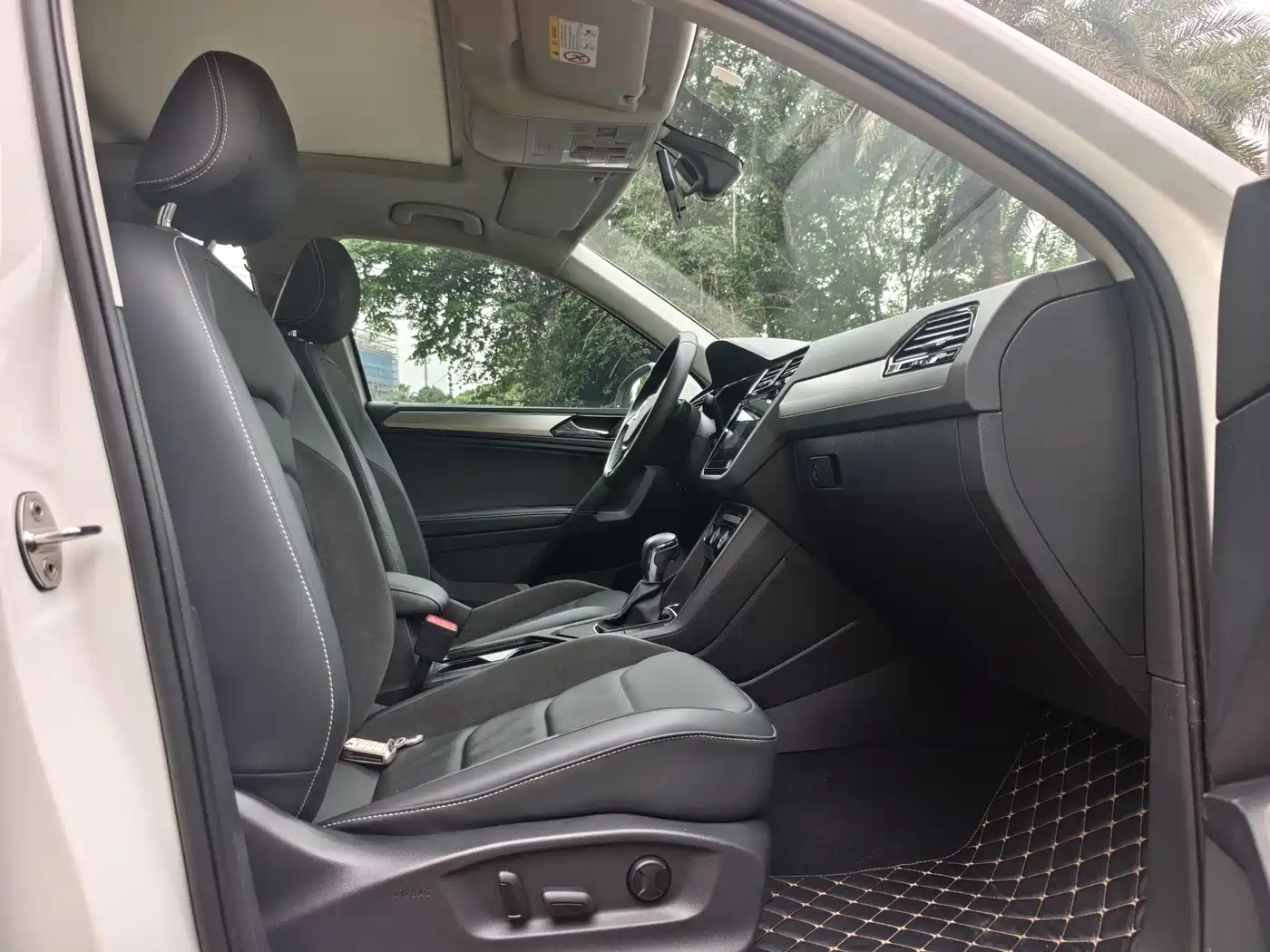 Volkswagen Tiguan L 2021 330TSI Automatic 2WD Smart фото 11