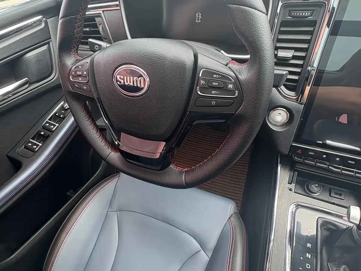 SWM Motor SWM G05 2021 2021 PRO 1.5T Automatic Luxury 7-seater