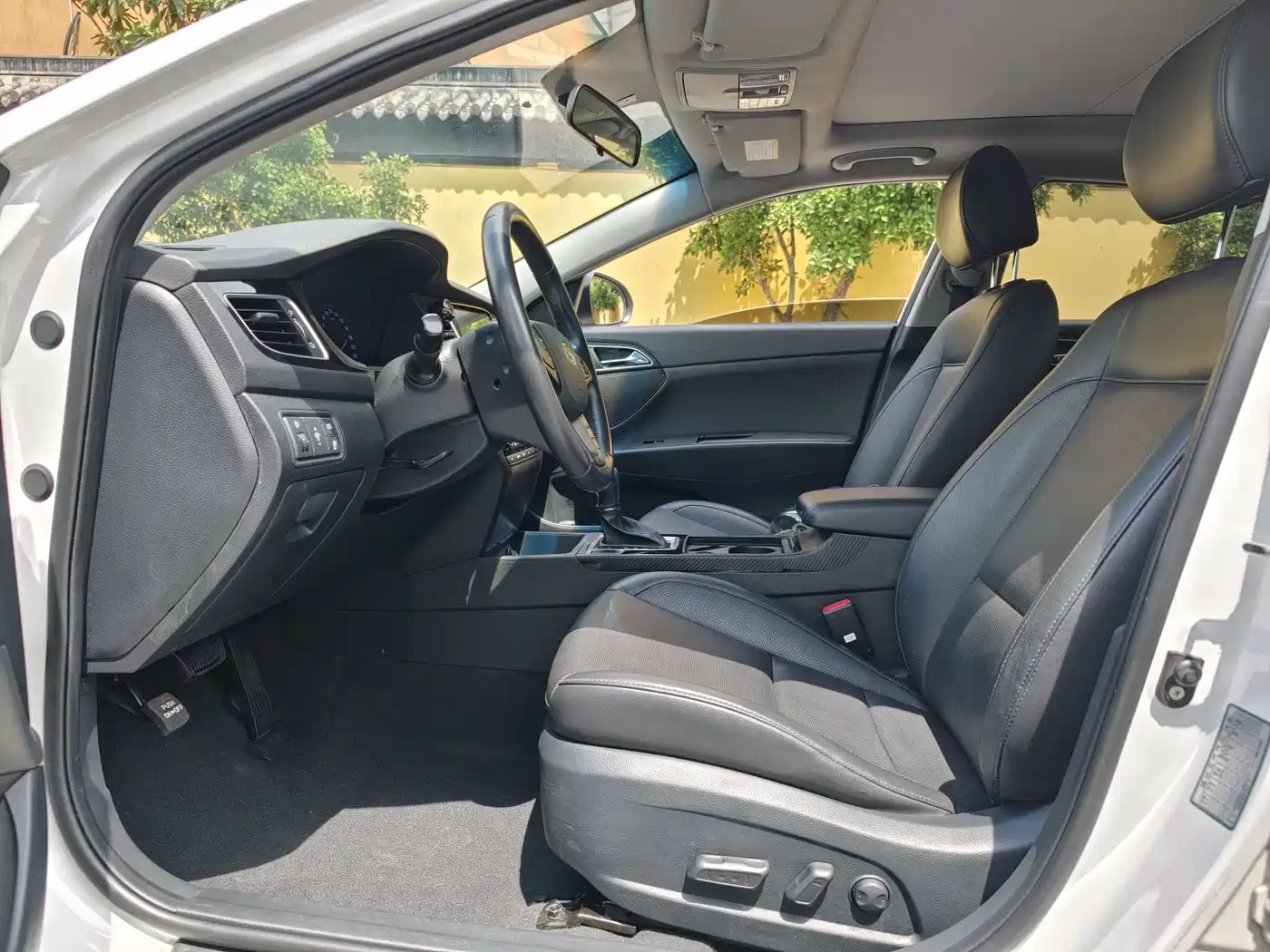 Hyundai Mistra 2014 1.8L Auto Premium DLX фото 4