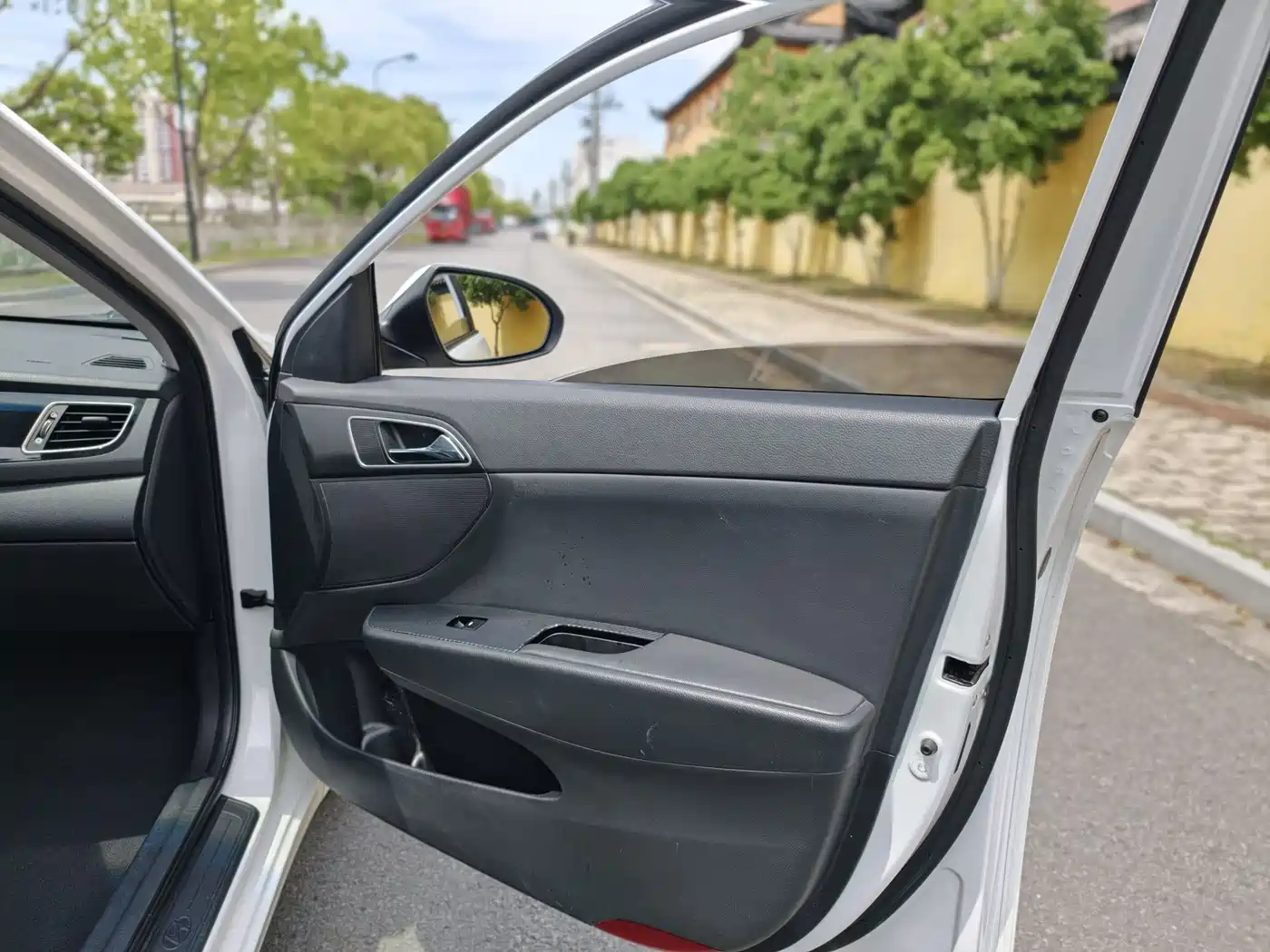 Hyundai Mistra 2014 1.8L Auto Premium DLX фото 19