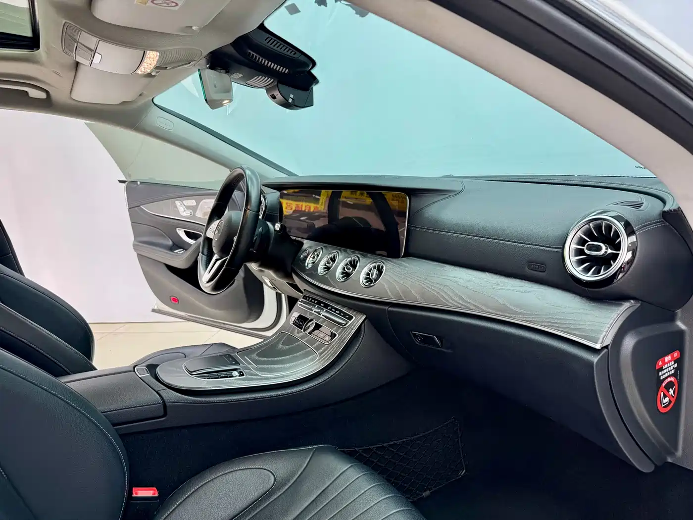 Mercedes-Benz CLS 2018 CLS 300 Dynamic фото 15