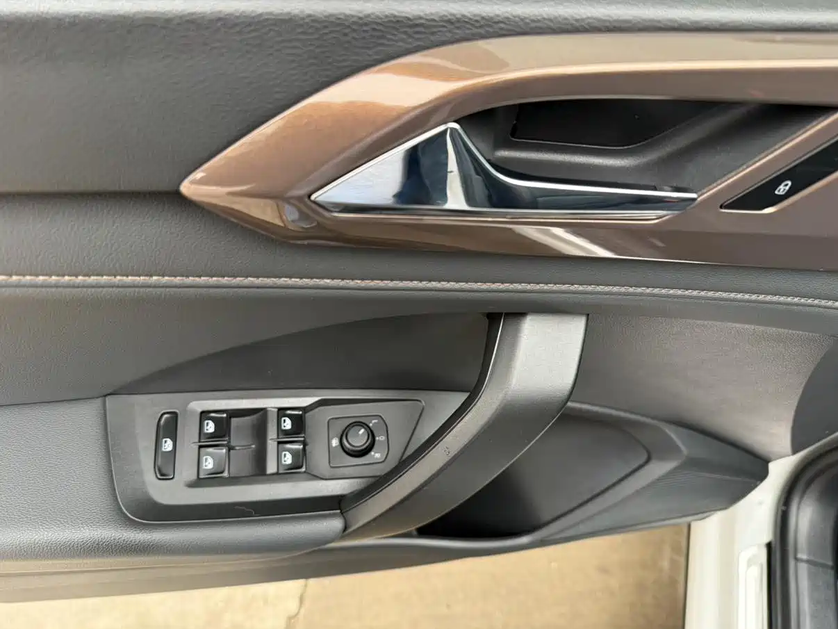 Volkswagen Tharu 2022 280TSI 2WD Comfort фото 7