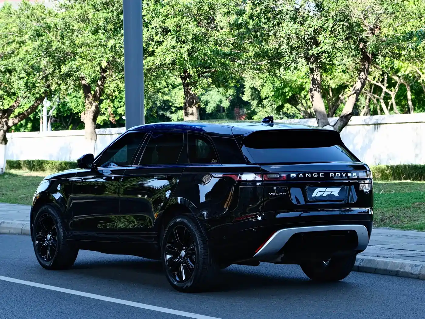 Land Rover Range Rover Velar 2022 250PS Golden Collector's Edition фото 11