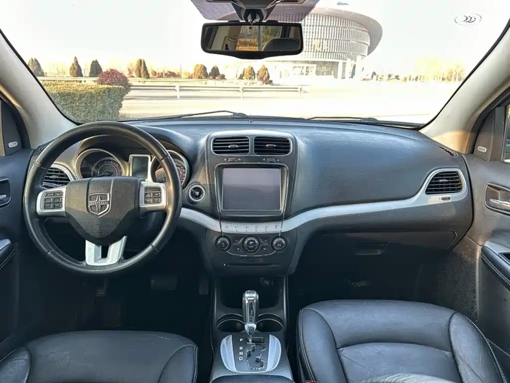 Dodge Journey 2015 2013 Model 2.4L 2WD Premium Edition