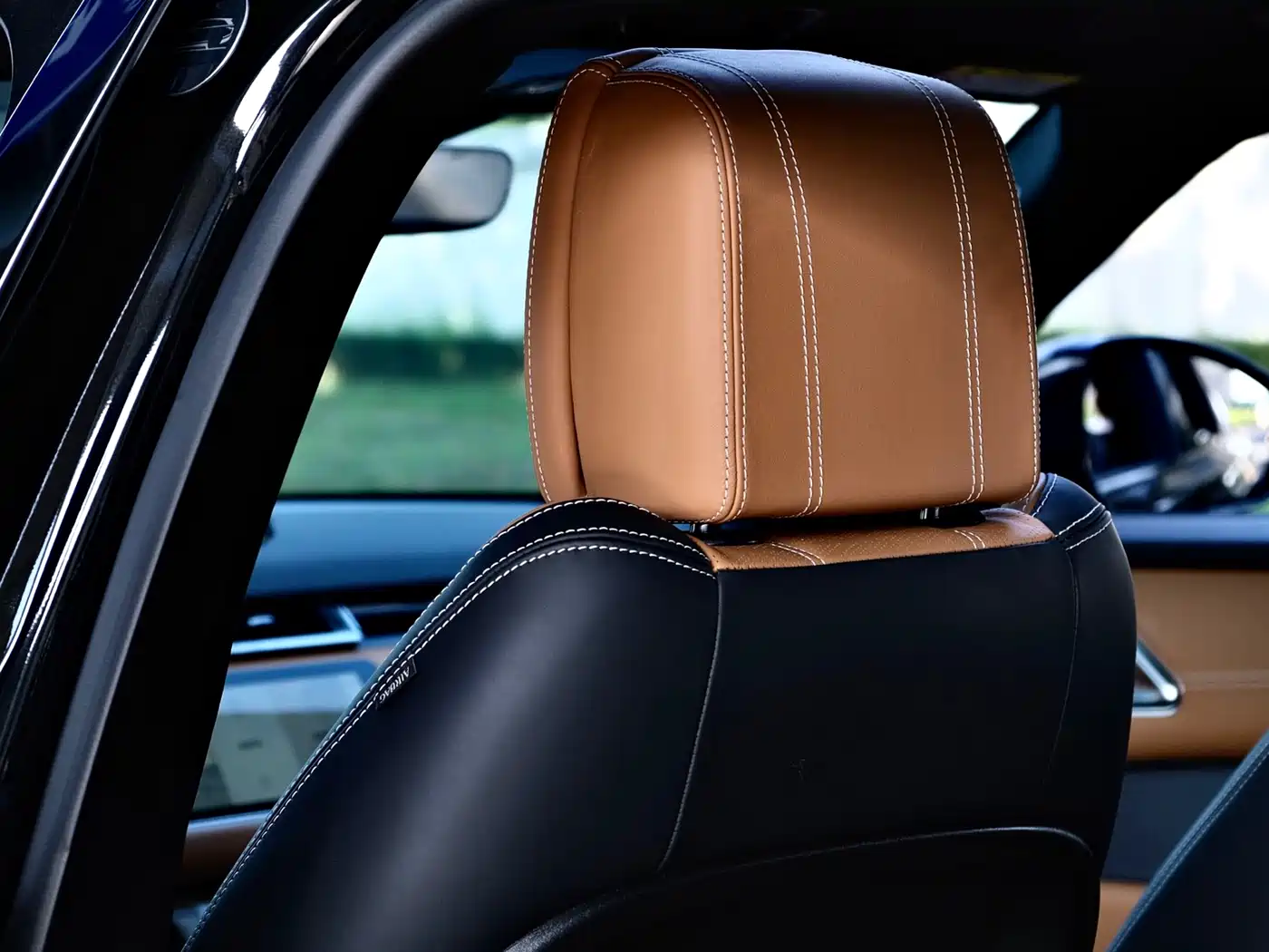 Land Rover Range Rover Velar 2022 250PS Golden Collector's Edition фото 22