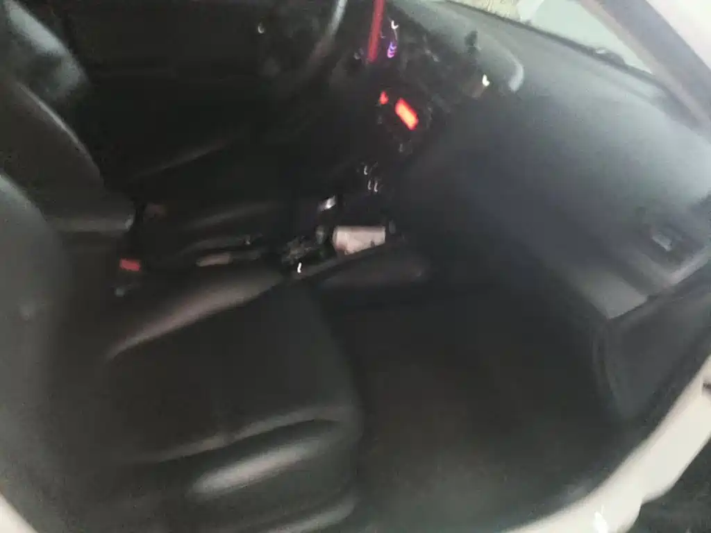 Kia K2 2013 2012 Hatchback 1.6L AT Premium Commemorative Edition