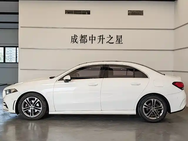 Mercedes-Benz A-Class 2021 A 180 L Sports Sedan — фото 3