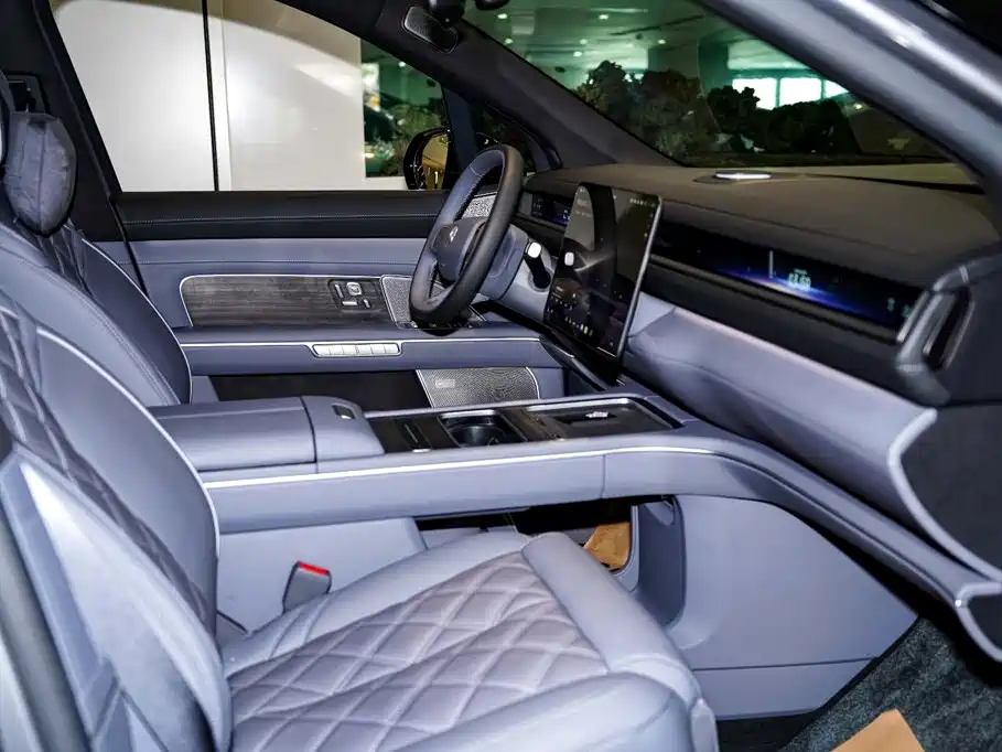 NIO ES8 2026 2025 Model 6-Seat Executive Luxury Edition