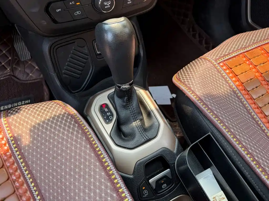 Jeep Renegade 2019 2018 Connected Large Screen Edition 180T Automatic High Energy