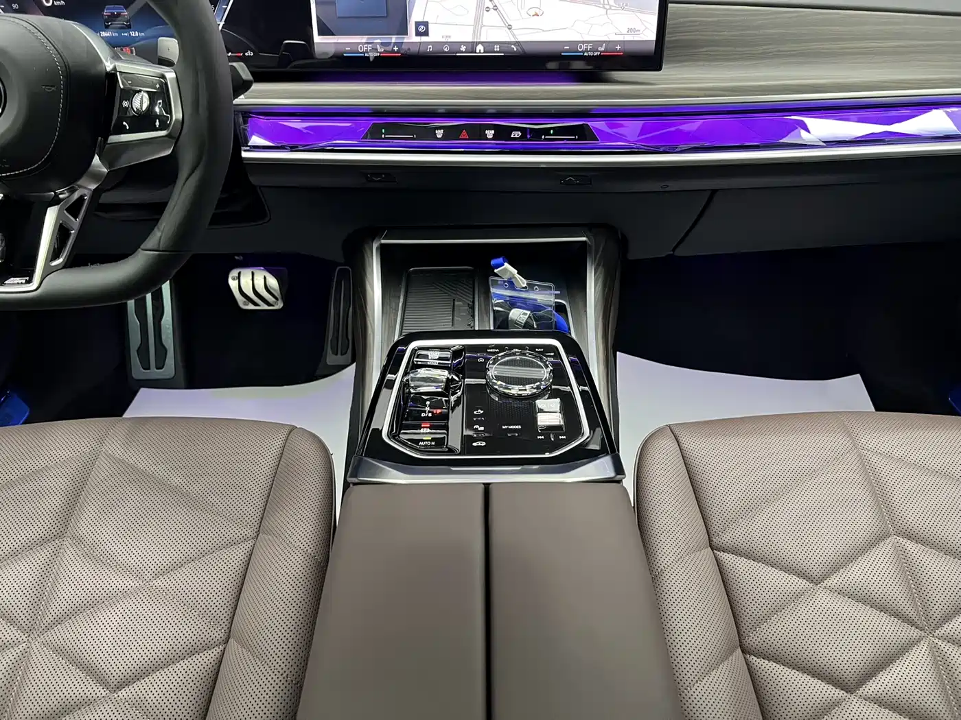 BMW 7 Series 2023 Model 735Li M Sport Package фото 11