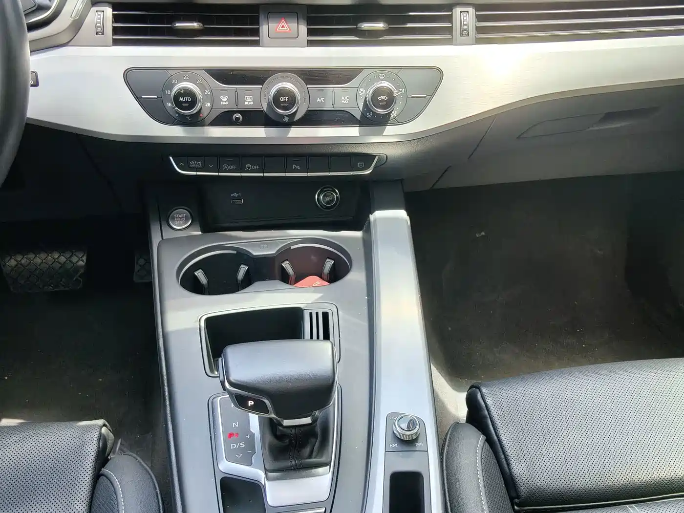 Фото 9 - Audi A4L