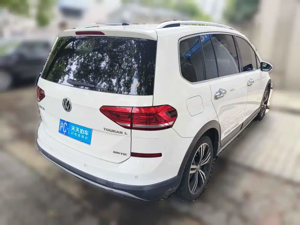 Фото 2 - Volkswagen Touran