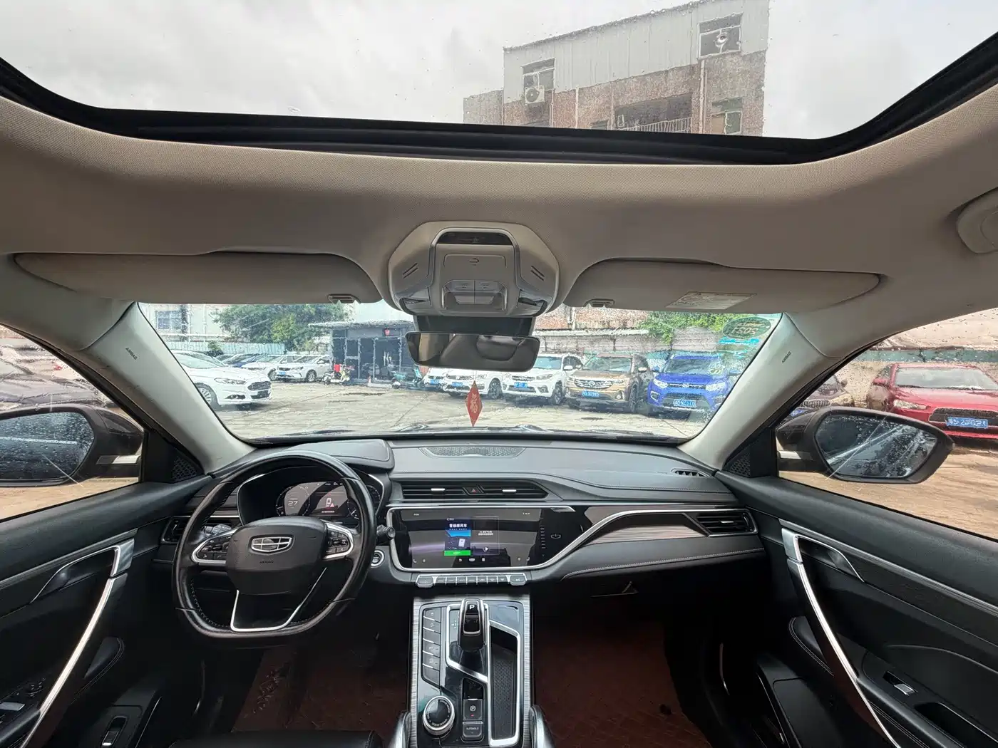 Фото 9 - Geely Boyue