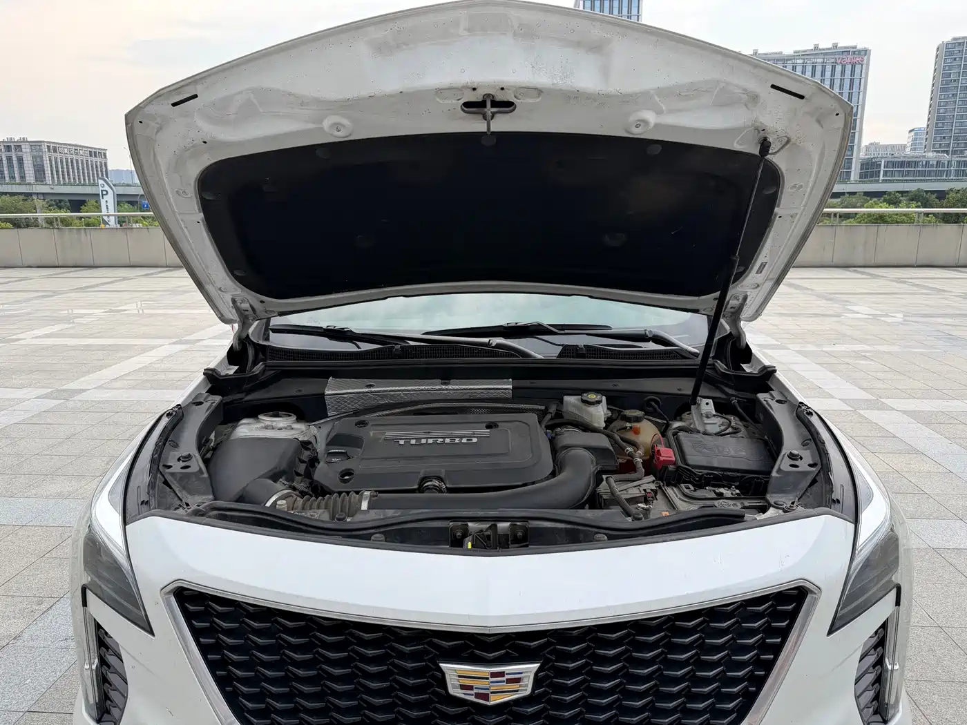 Фото 25 - Cadillac XT4