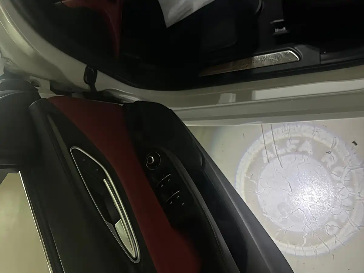 Alfa Romeo Giulia 2017 2017 2.0T 280HP Luxury Edition