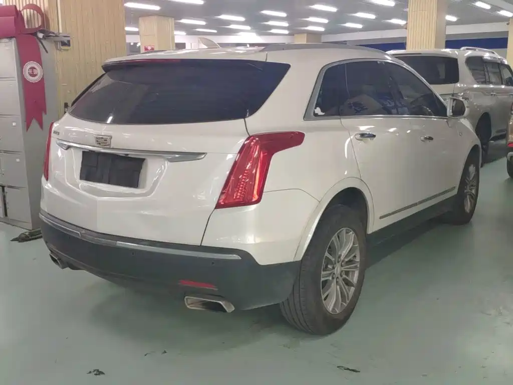 Cadillac XT5 2017 2016 25T Luxury Model
