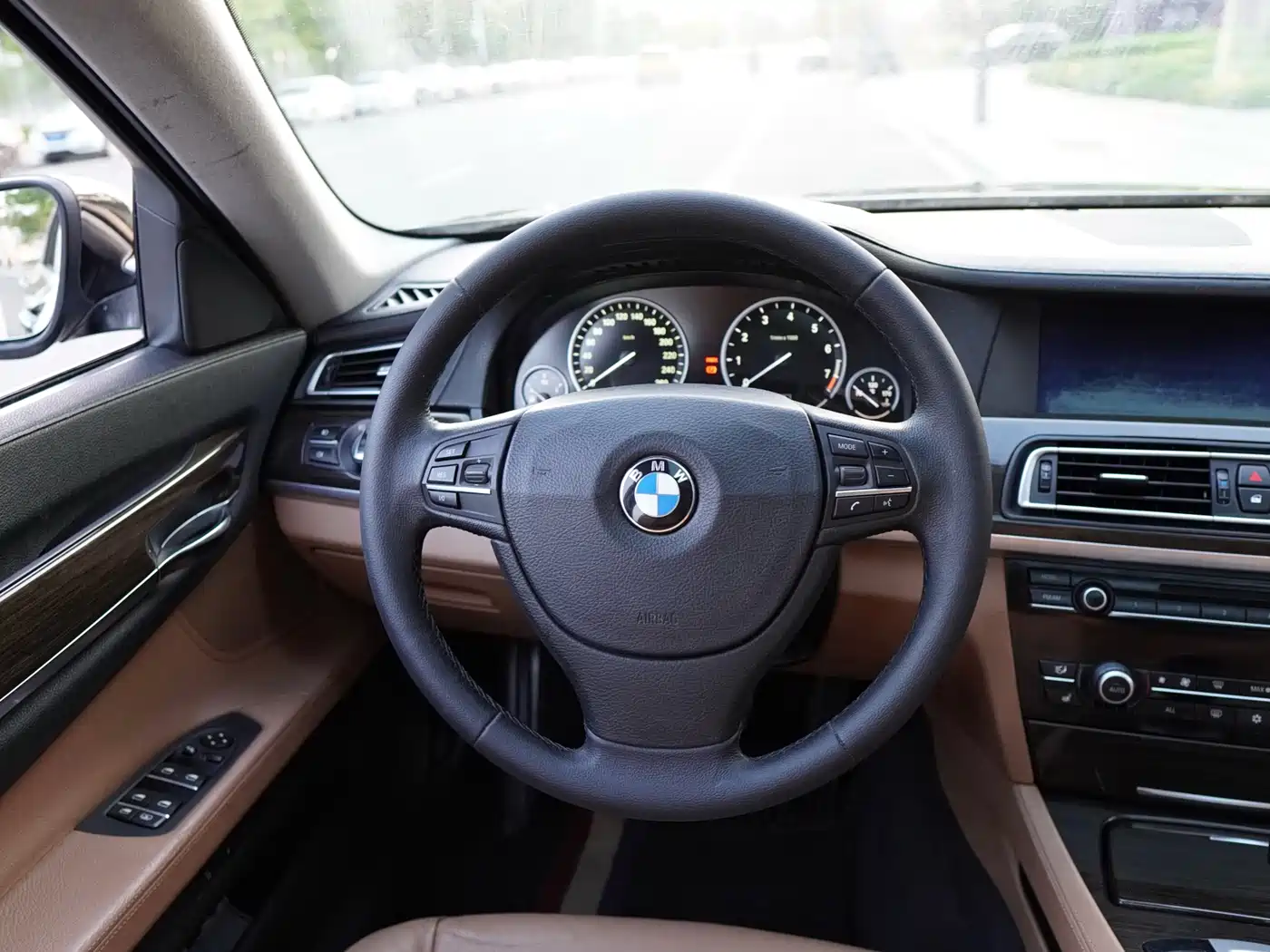 BMW 7 Series 2011 730Li Elegance фото 8