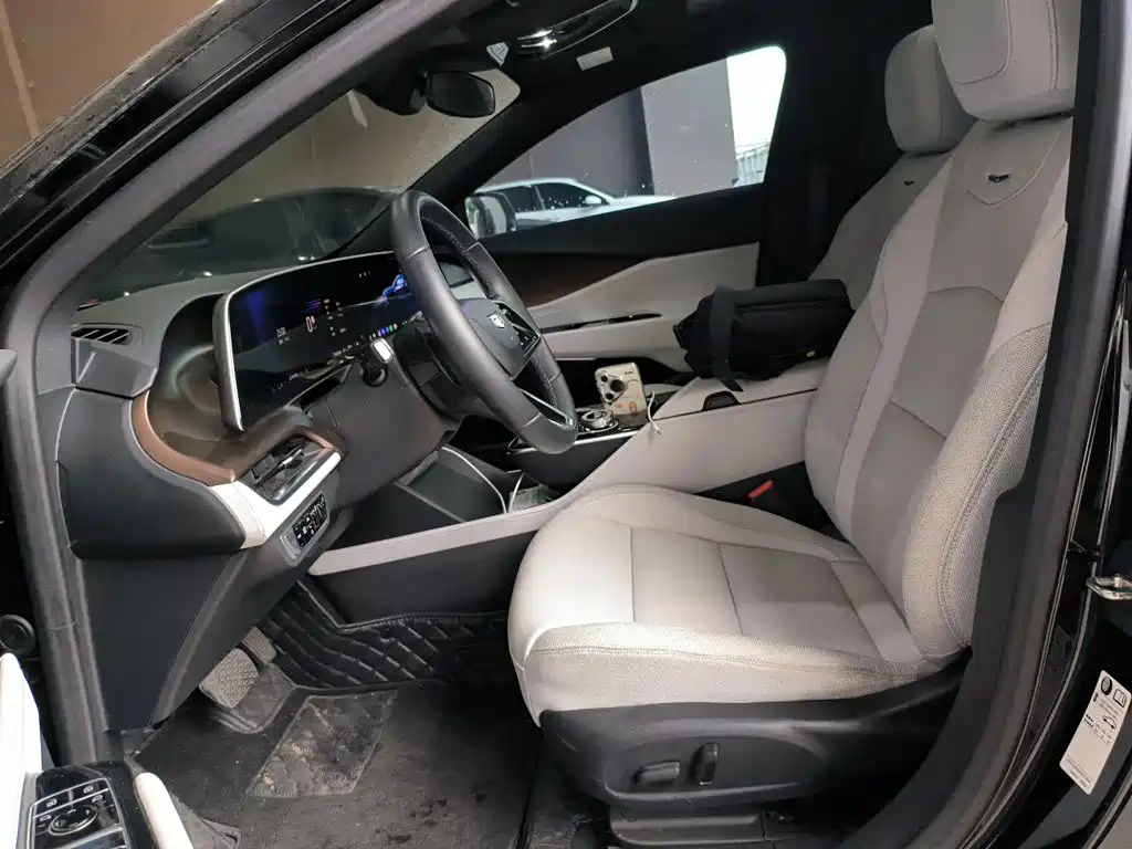 Cadillac GT4 2024 2023 25T Trend Edition