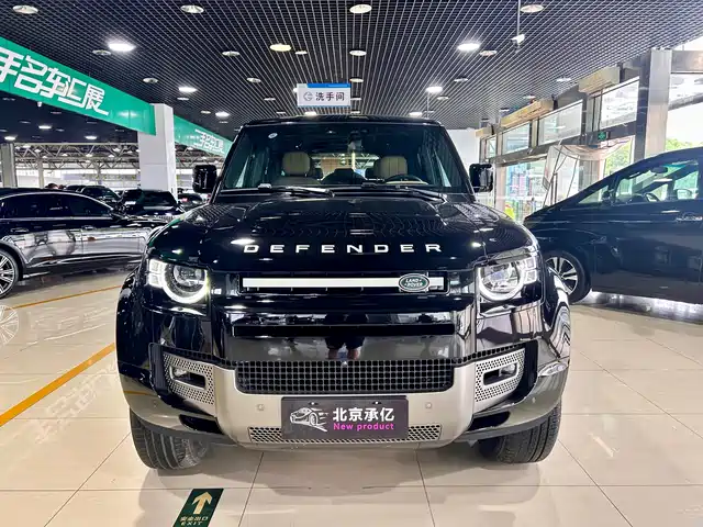 Land Rover Defender 2025 130 3.0T P400 7-Seater Luxury Edition — фото 2