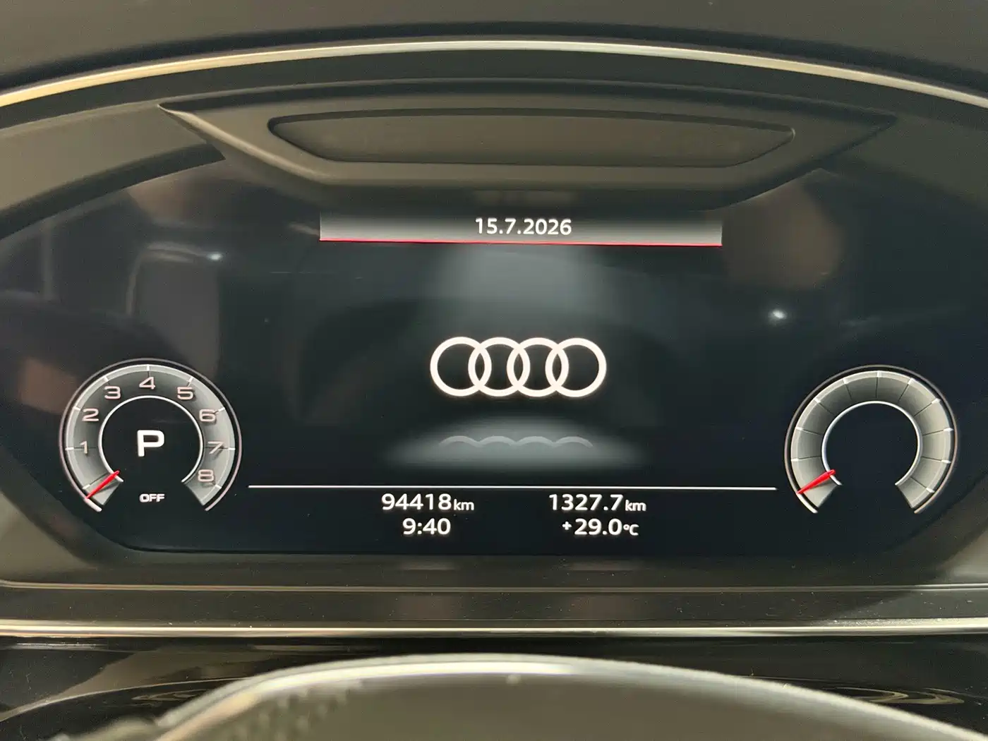 Photo 8 - Audi A8