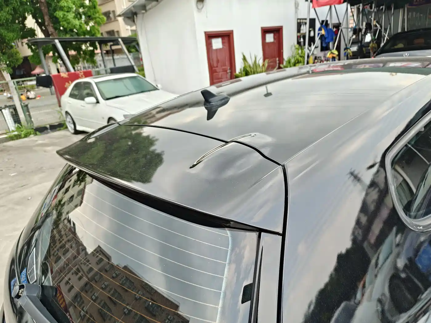 Volkswagen Scirocco 2010 2.0TSI Luxury Edition фото 35
