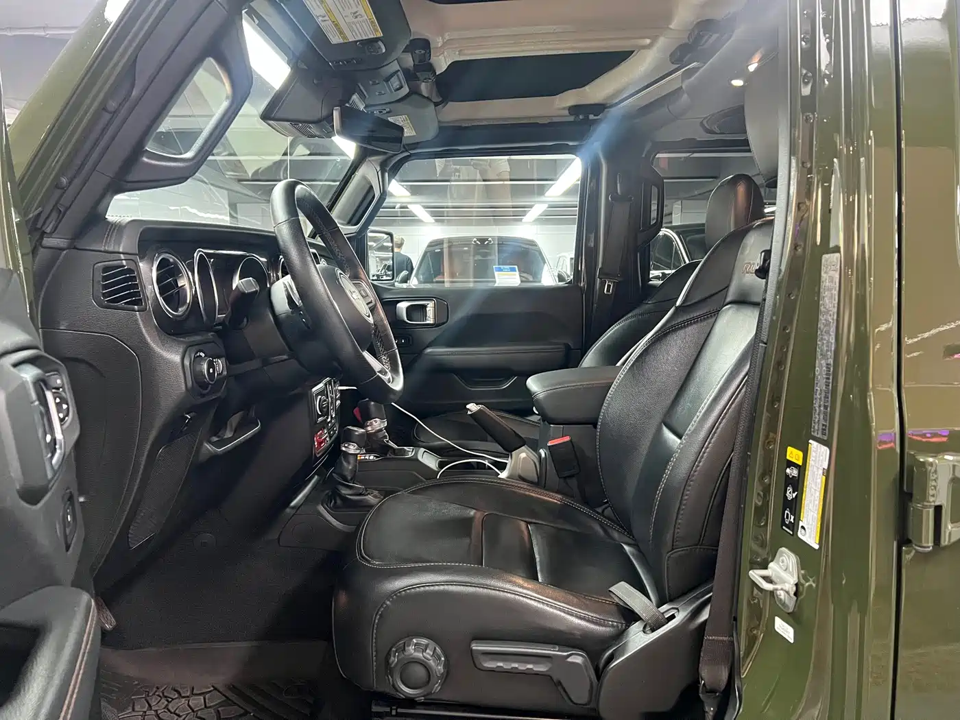 Photo 9 - Jeep Wrangler