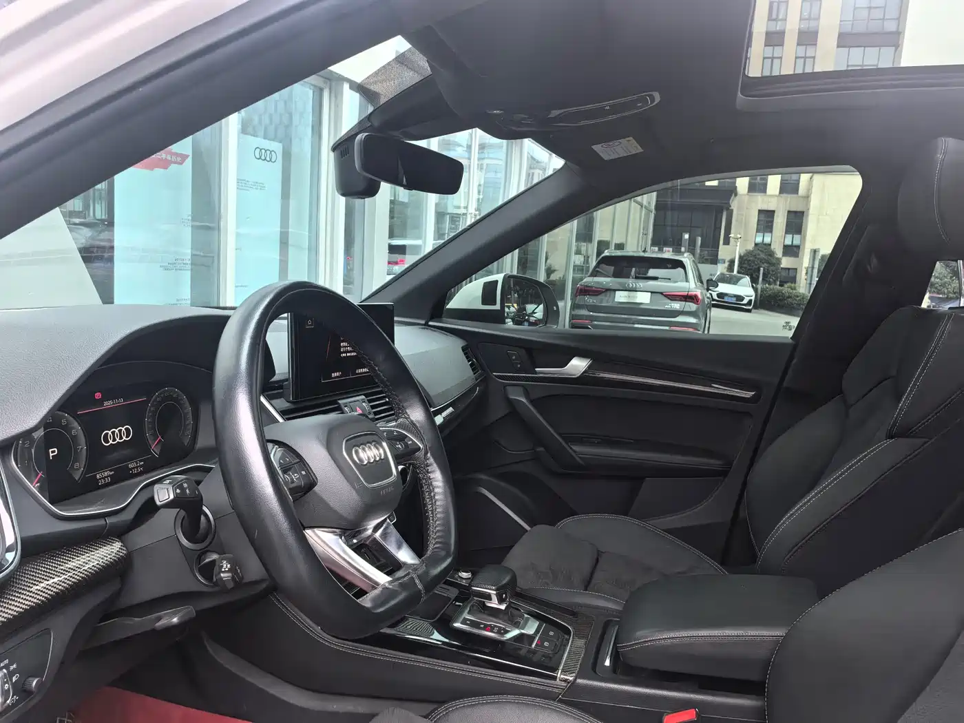 Audi Q5L Sportback 2021 40 TFSI Luxury фото 15