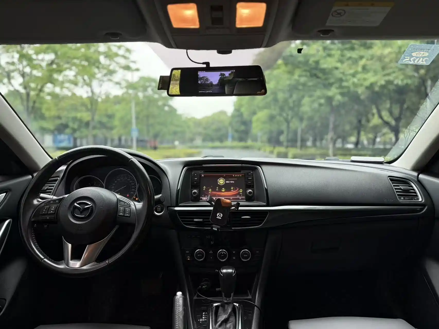 Photo 8 - Mazda Atenza