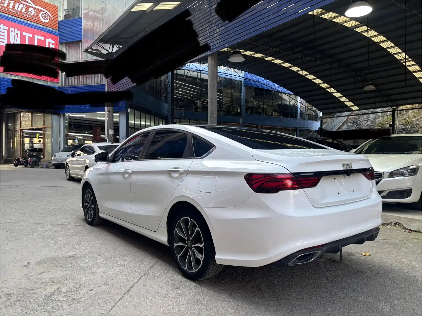 Фото 10 - Geely Binrui