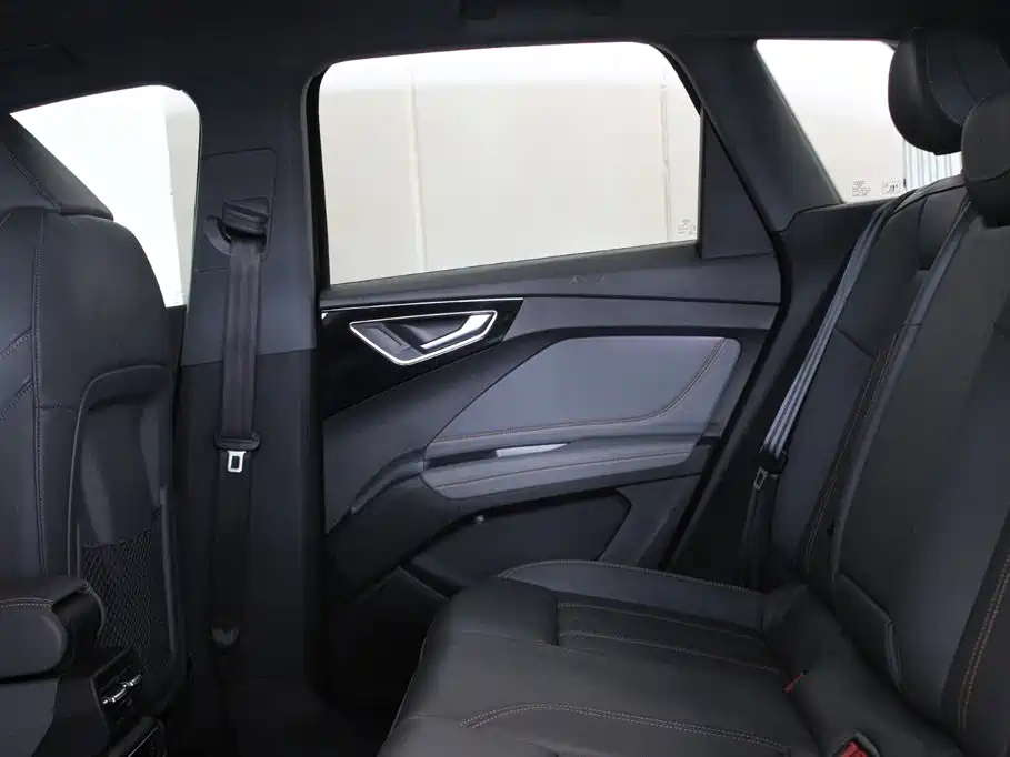 Audi Q4 e-tron 2024 2024 40 e-tron Pioneer Edition