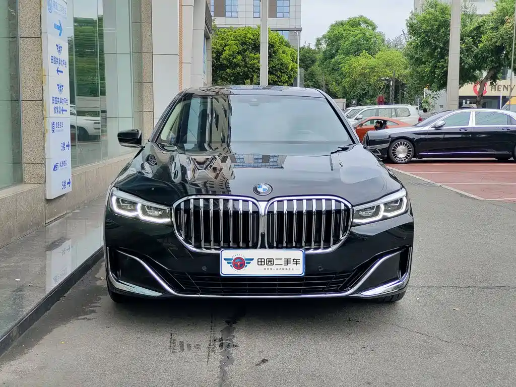 صورة 2 - BMW 7 Series
