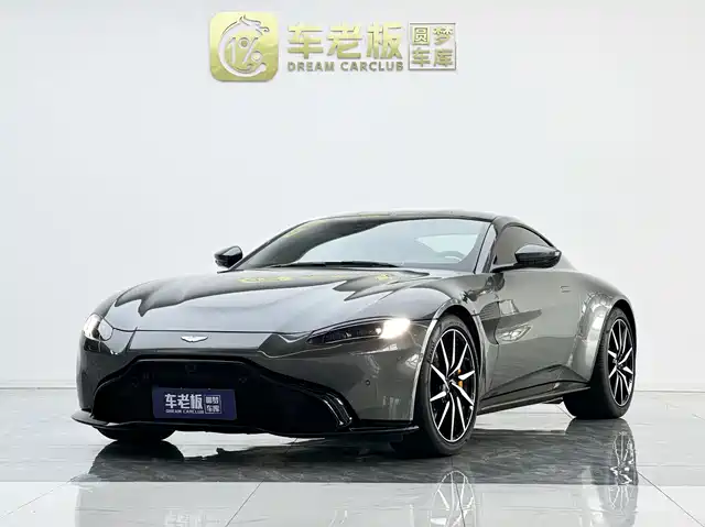 Aston Martin V8 Vantage 2018 4.0T V8 Coupe