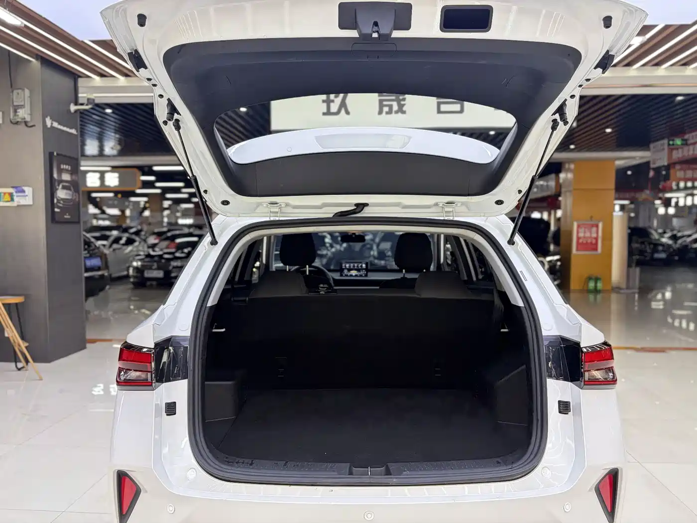 Wuling Motors Wuling Xingchi 2024 2022 1.5L Manual Freedom Edition