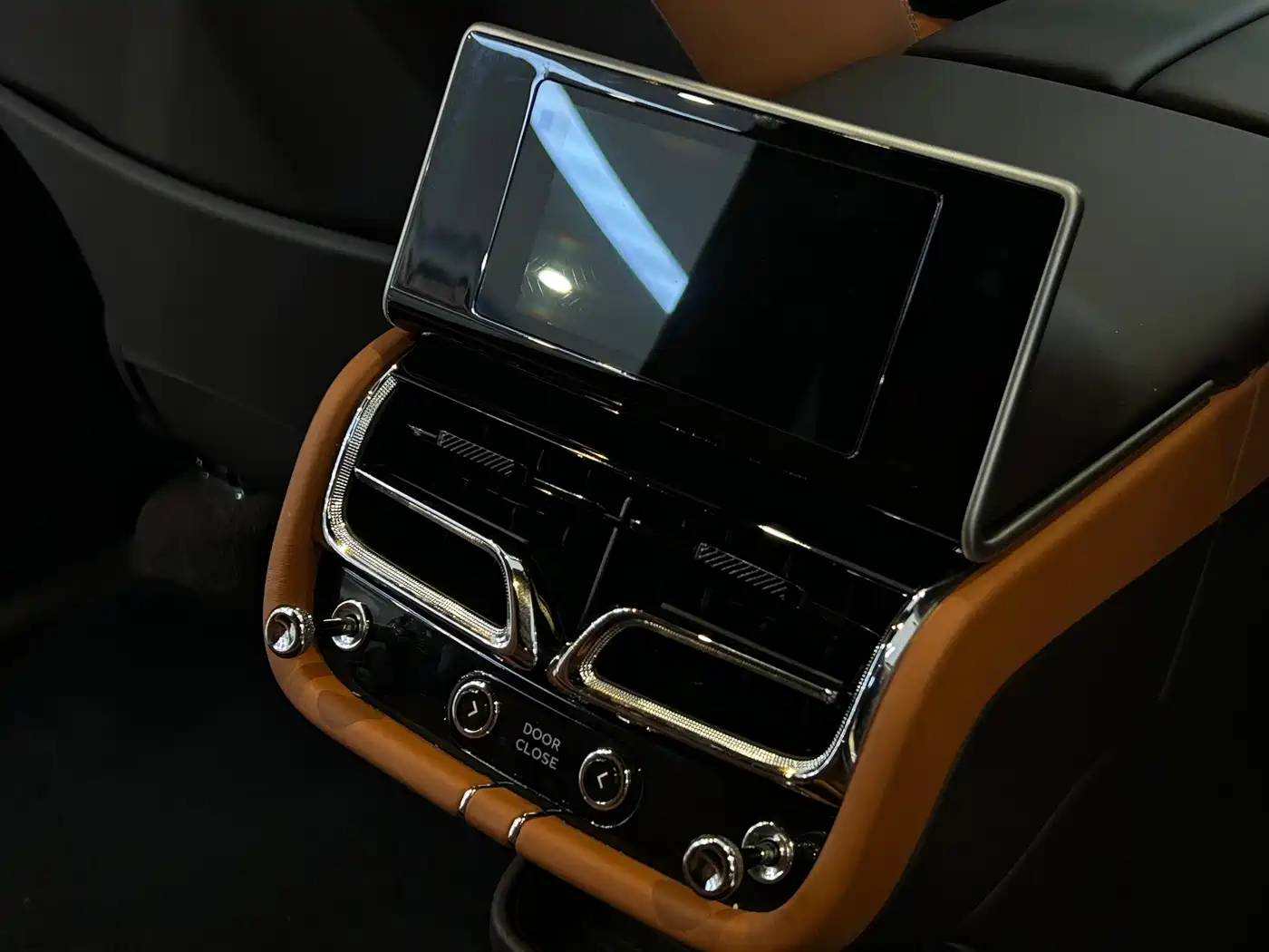 Bentley Bentayga 2024 2023 4.0T V8 Long Wheelbase Elegance Edition