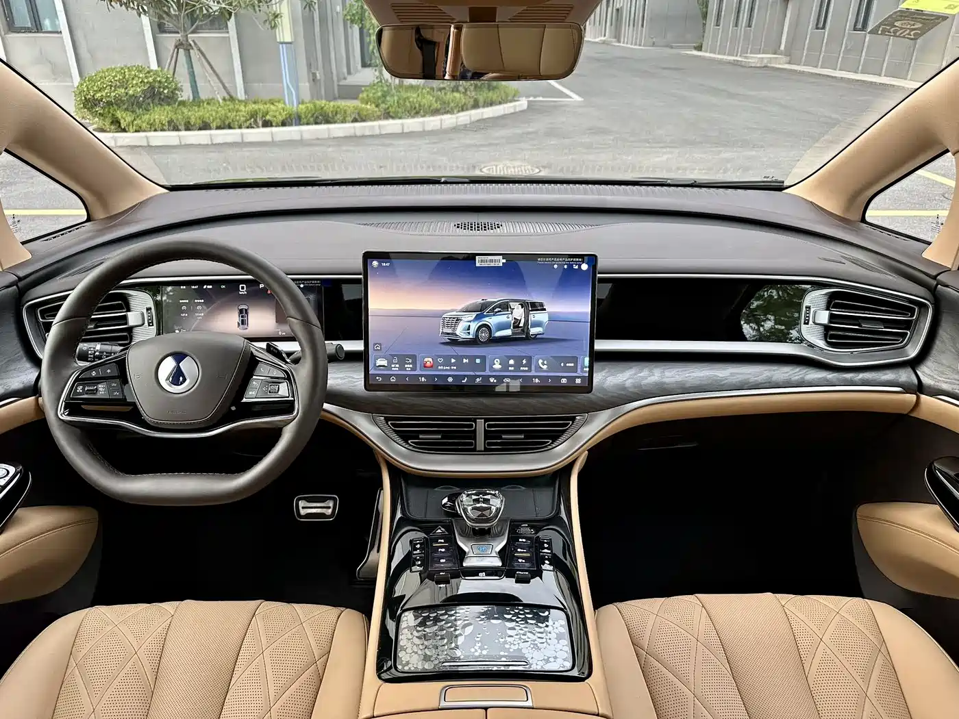 Denza D9 2025 DM-i Smart Driving Edition 1020 AWD Flagship фото 9