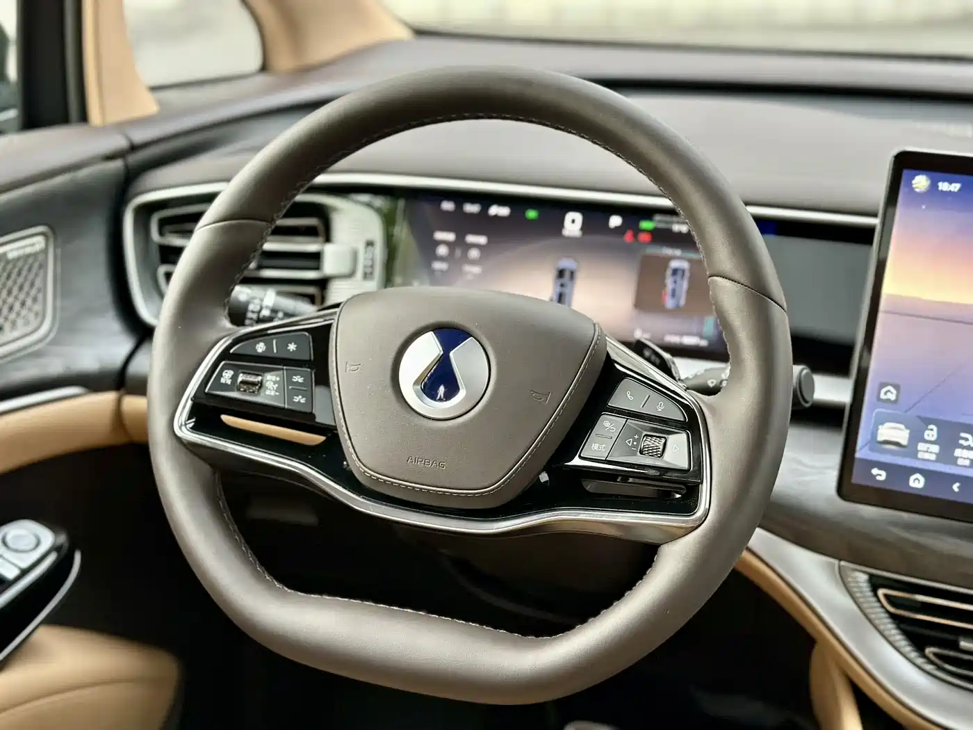 Denza D9 2025 DM-i Smart Driving Edition 1020 AWD Flagship фото 10