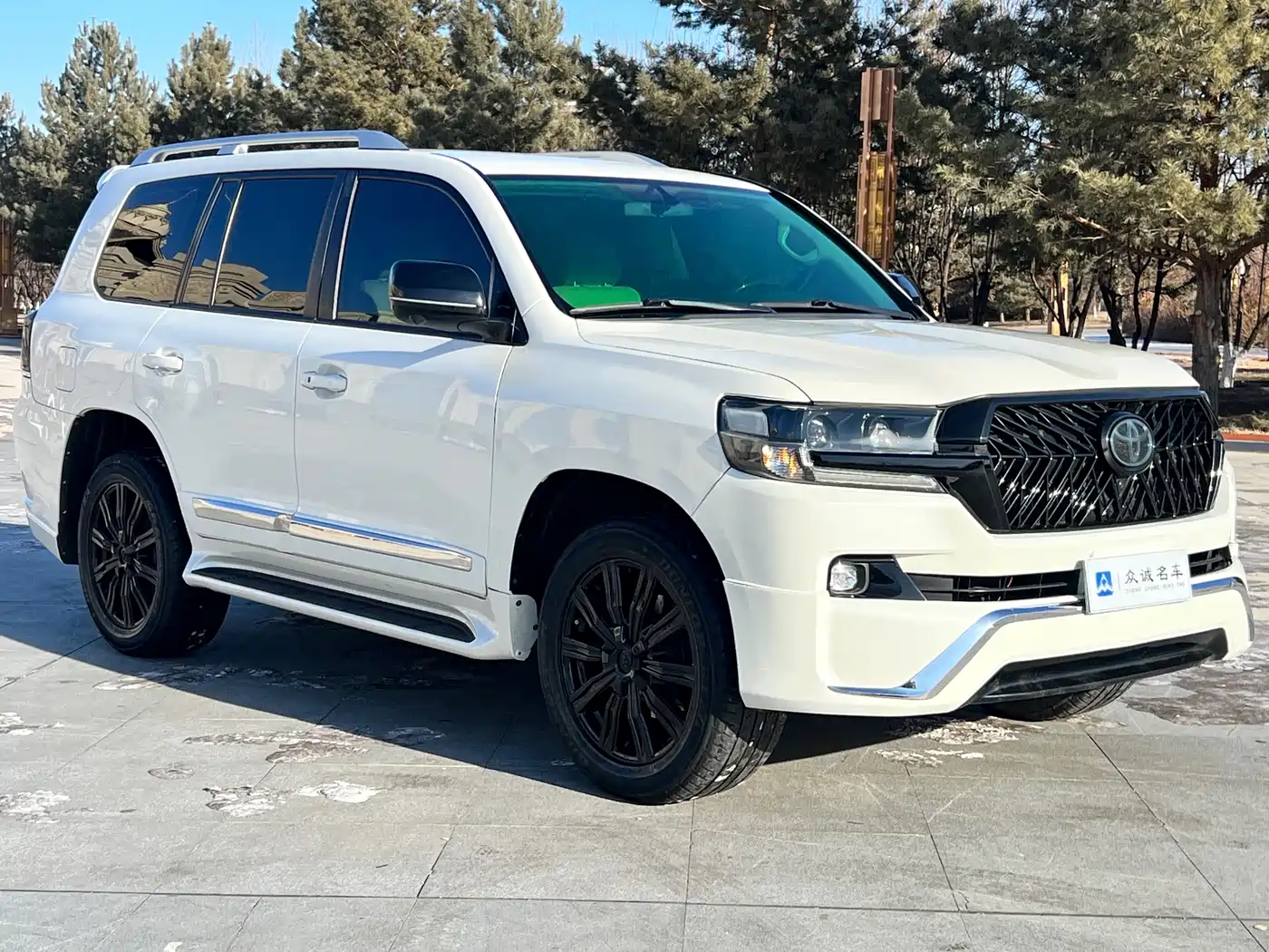 Toyota Land Cruiser (Import) 2015 4.0L V6 Middle East Low Configuration Edition фото 3