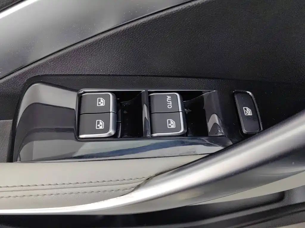 Baojun 530 2019 2018 Model 1.5T DCT Flagship (China V)