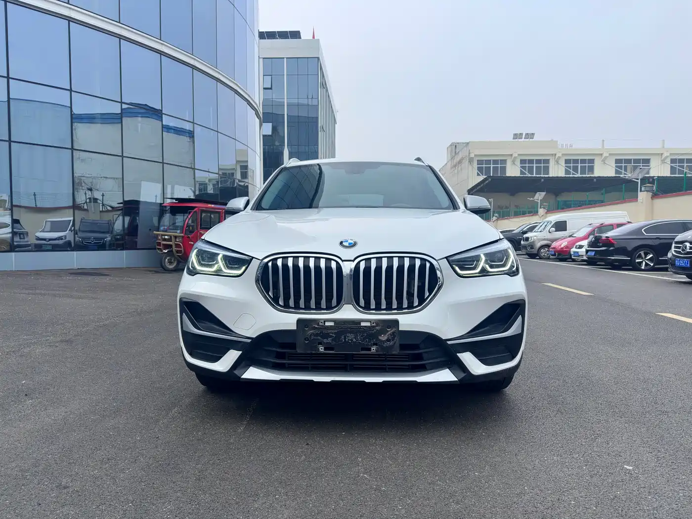 BMW X1 2022 sDrive20Li Fashion фото 2