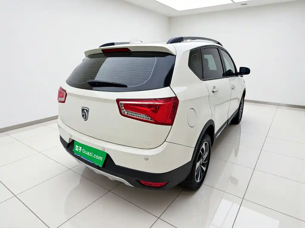 Baojun 560 2015 2015 1.8L Manual Luxury