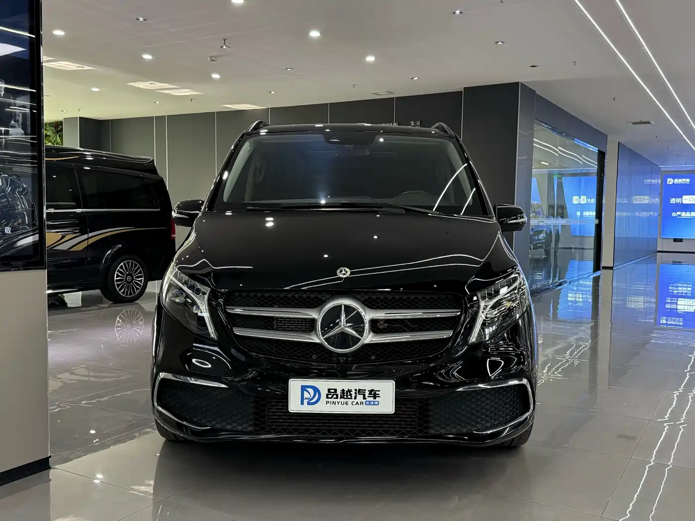 MERCEDES-BENZ V CLASS