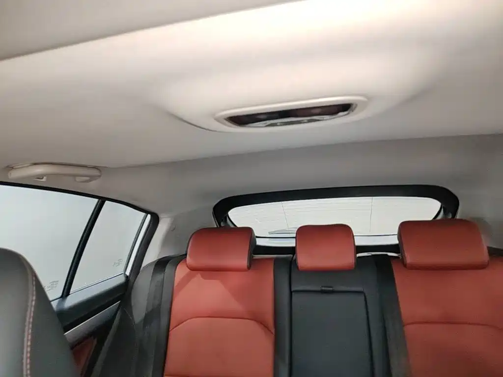 Фото 18 - Geely Vision S1