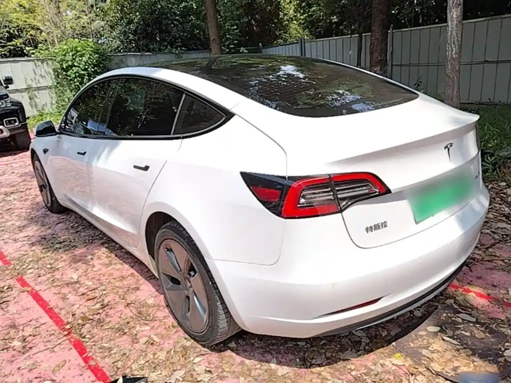 Фото 5 - Tesla Model 3