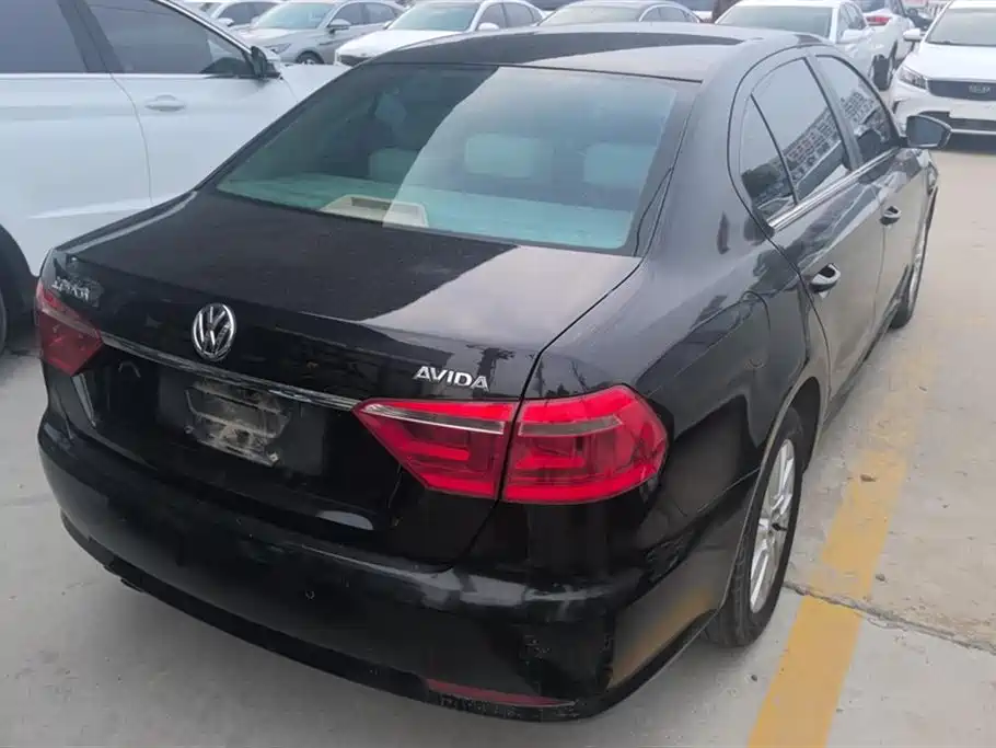 Volkswagen Lavida 2013 Facelift 1.4TSI DSG Comfort фото 3