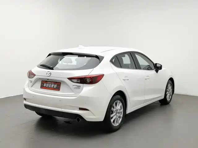 Mazda Mazda3 Axela 2017 Hatchback 1.5L Automatic Luxury China V — фото 2