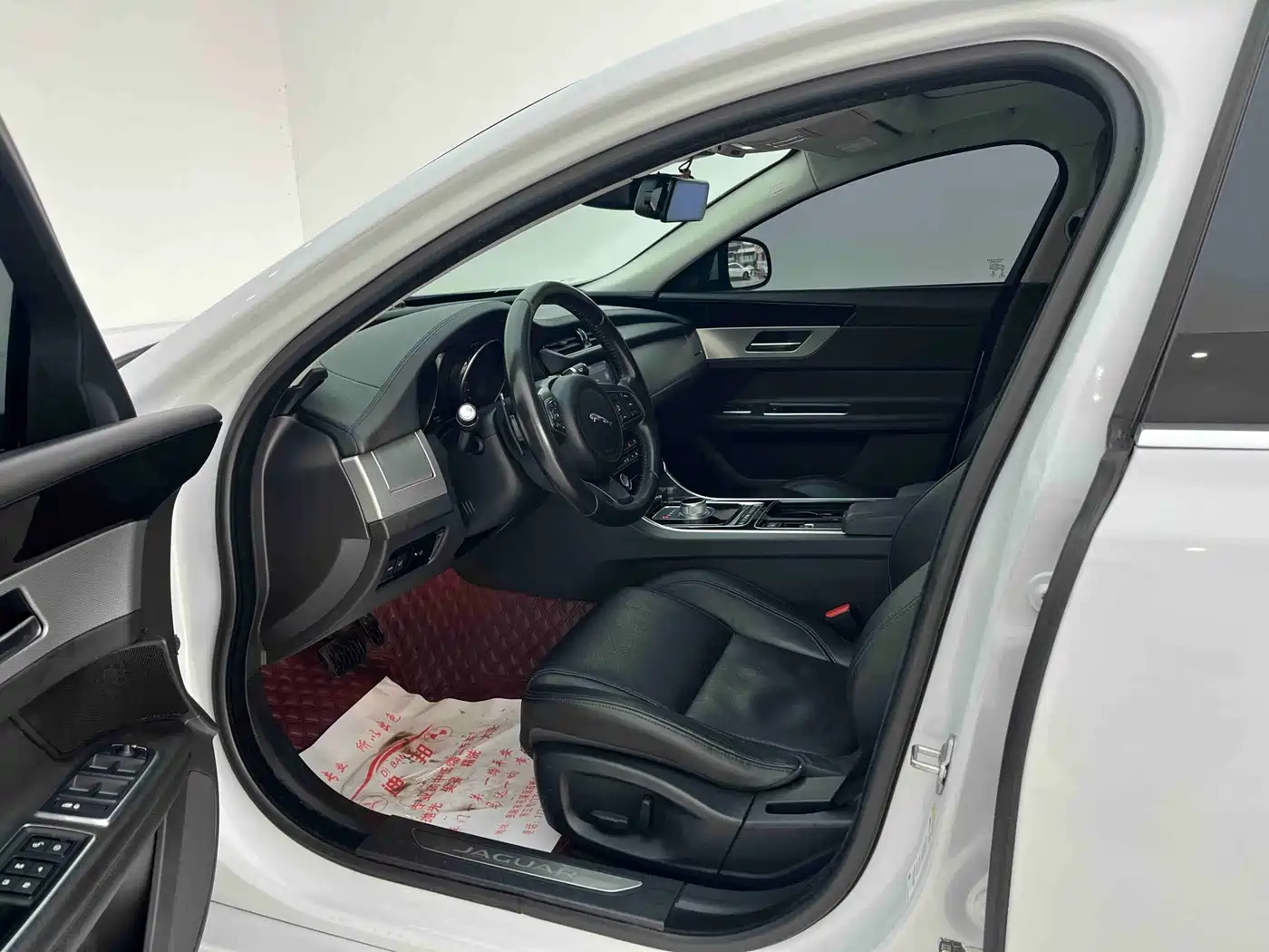 Jaguar XF 2016 2016 XF 2.0T 2WD Elegance Edition