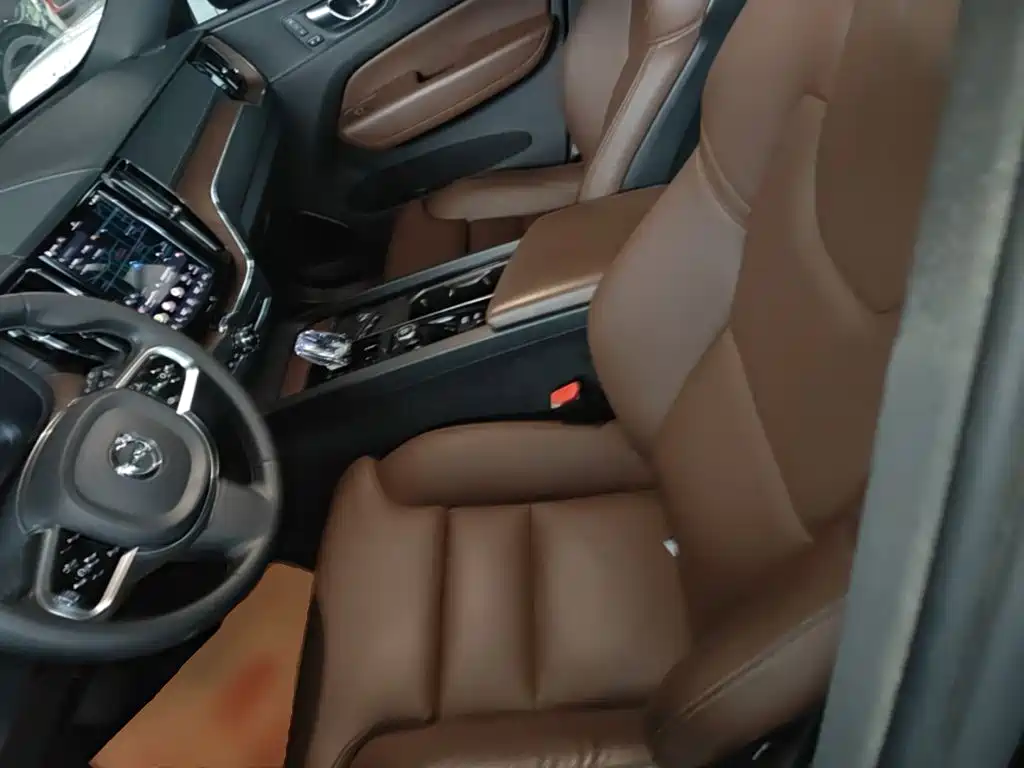 Volvo XC60 2024 2024 B5 AWD Zhiyuan Luxury Edition