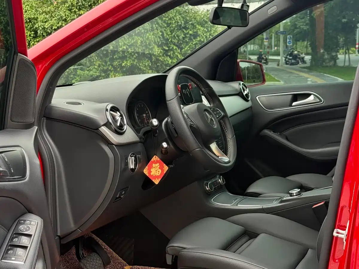 Mercedes-Benz B-Class 2017 B 200 Dynamic фото 11