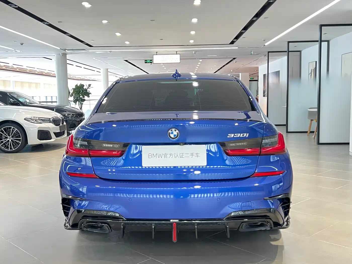BMW 3 Series 2020 325i M Sport Black Night Package фото 17