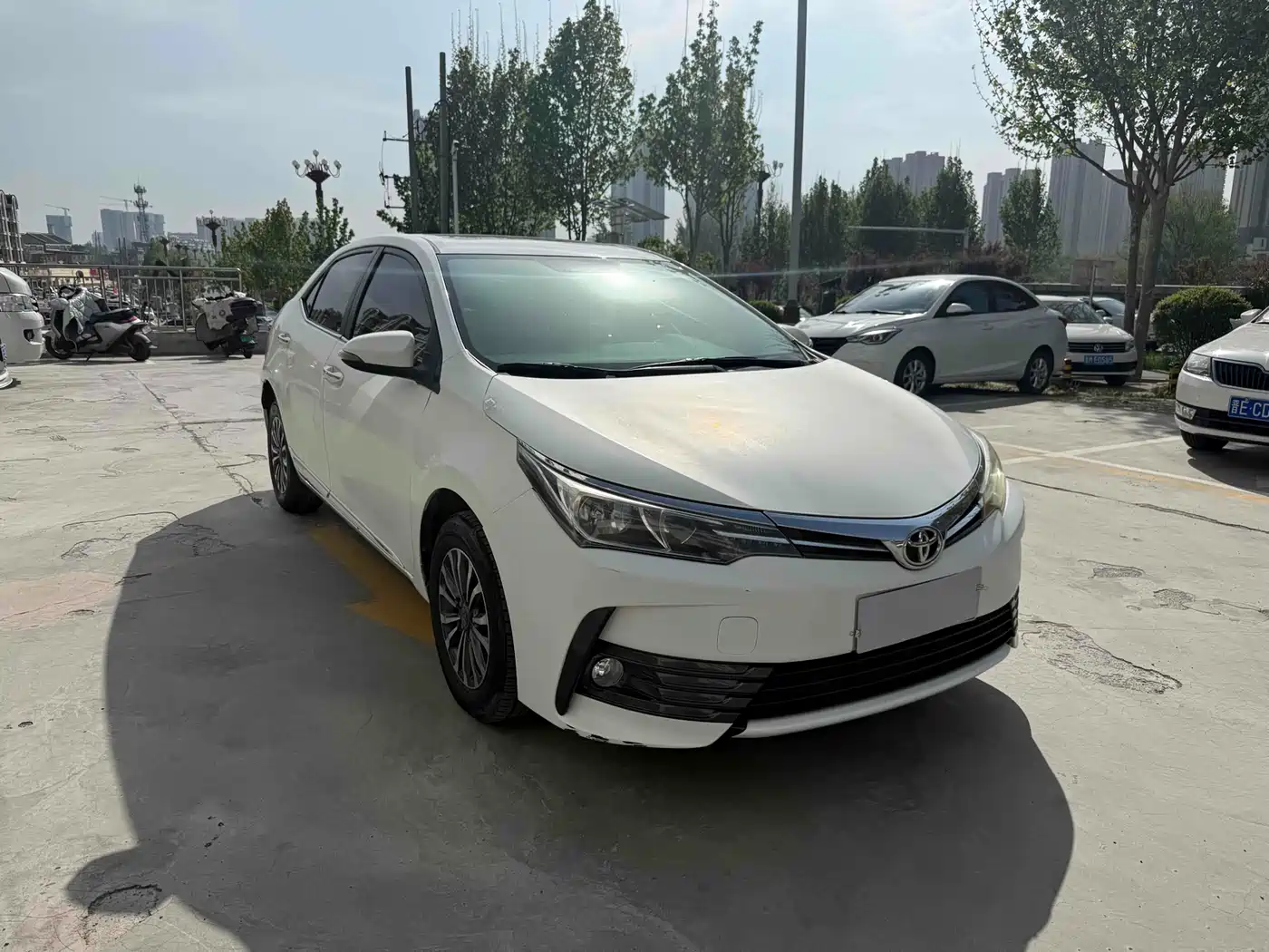 Toyota Corolla 2017 Facelift 1.2T S-CVT GL-i фото 3